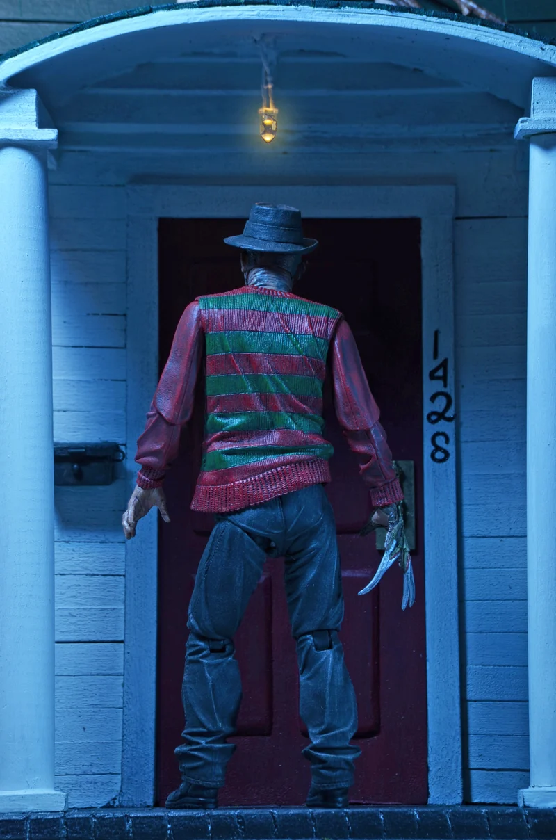 NECA Figura de Accion Ultimate: Pesadilla En La Calle Del Infierno 30 Aniversario - Freddy 7 Pulgadas