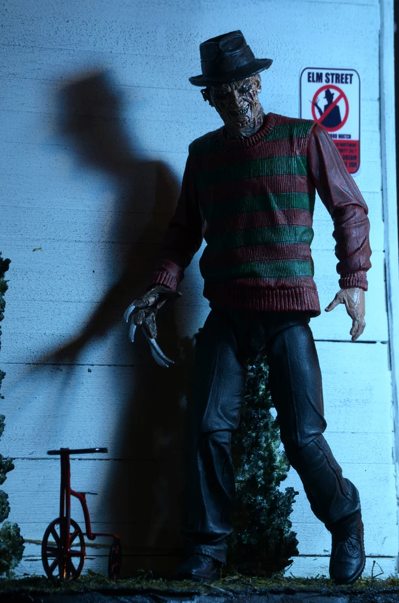 NECA Figura de Accion Ultimate: Pesadilla En La Calle Del Infierno 30 Aniversario - Freddy 7 Pulgadas