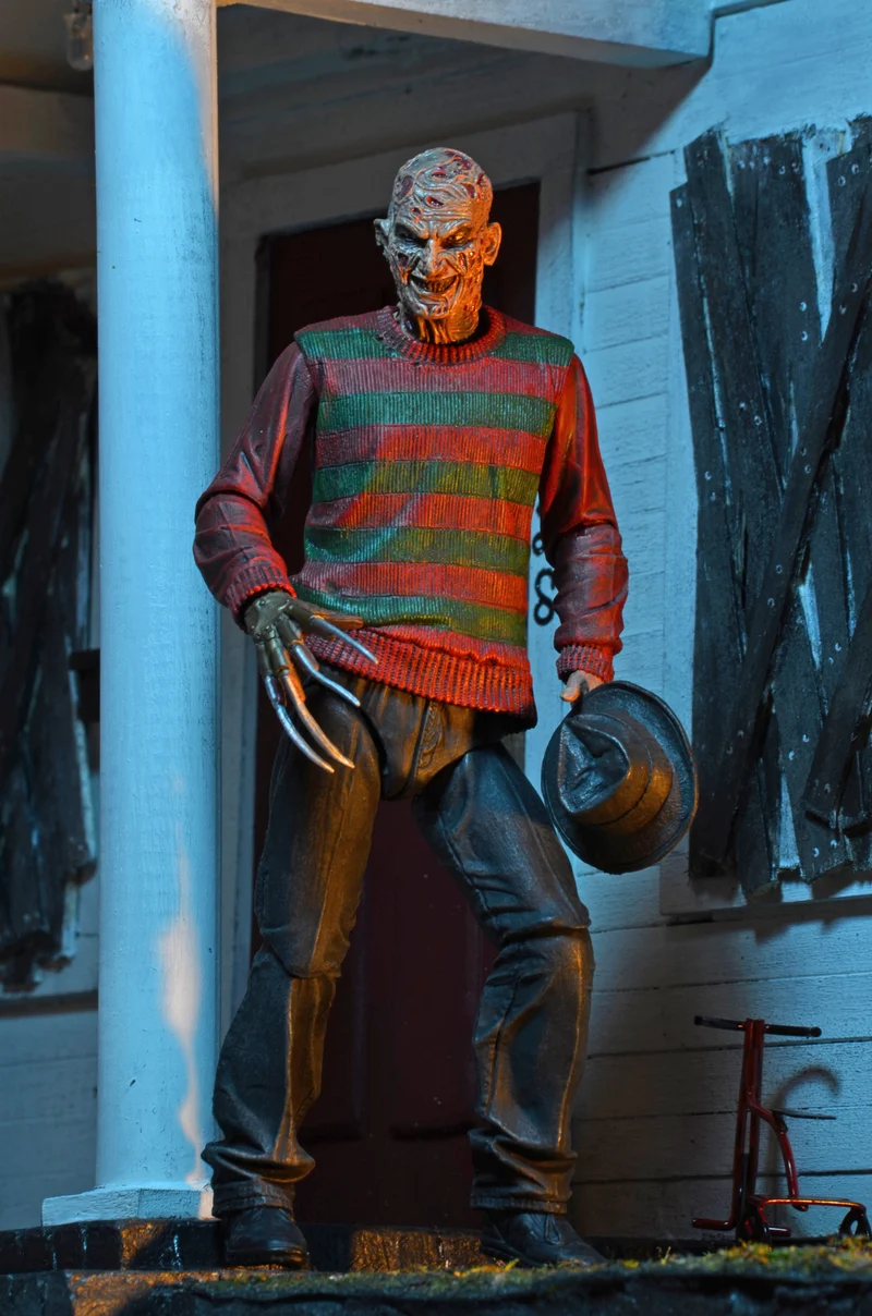 NECA Figura de Accion Ultimate: Pesadilla En La Calle Del Infierno 30 Aniversario - Freddy 7 Pulgadas