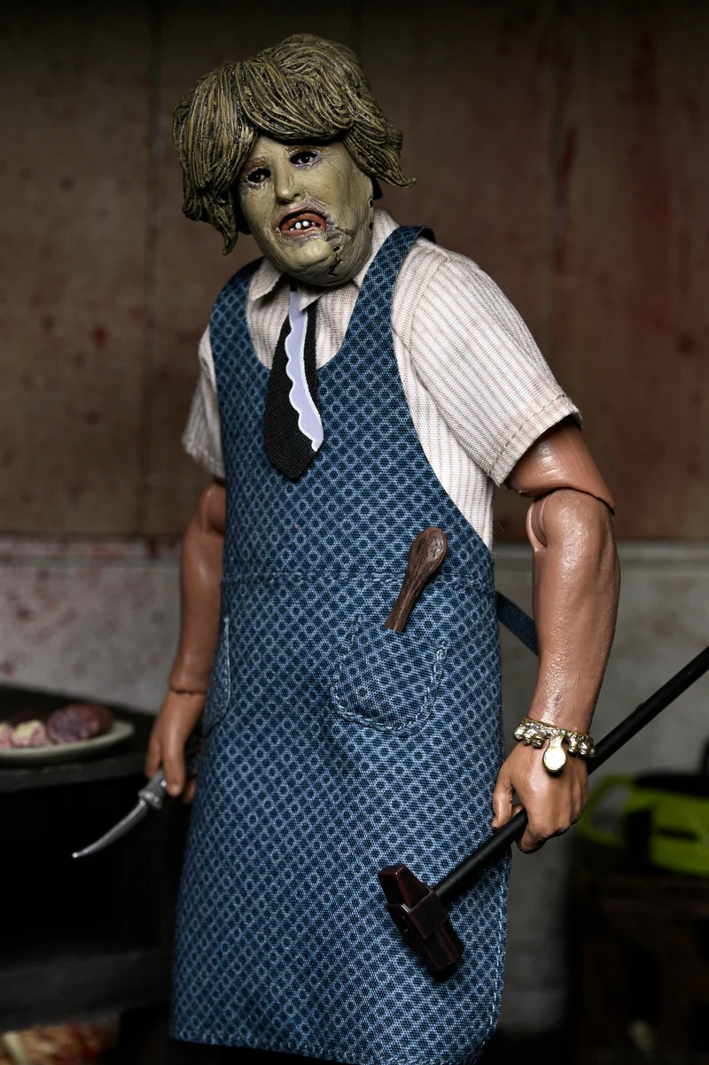 NECA Figura de Accion Vestida: La masacre de Texas - Leatherface con mascara de anciana 8 Pulgadas