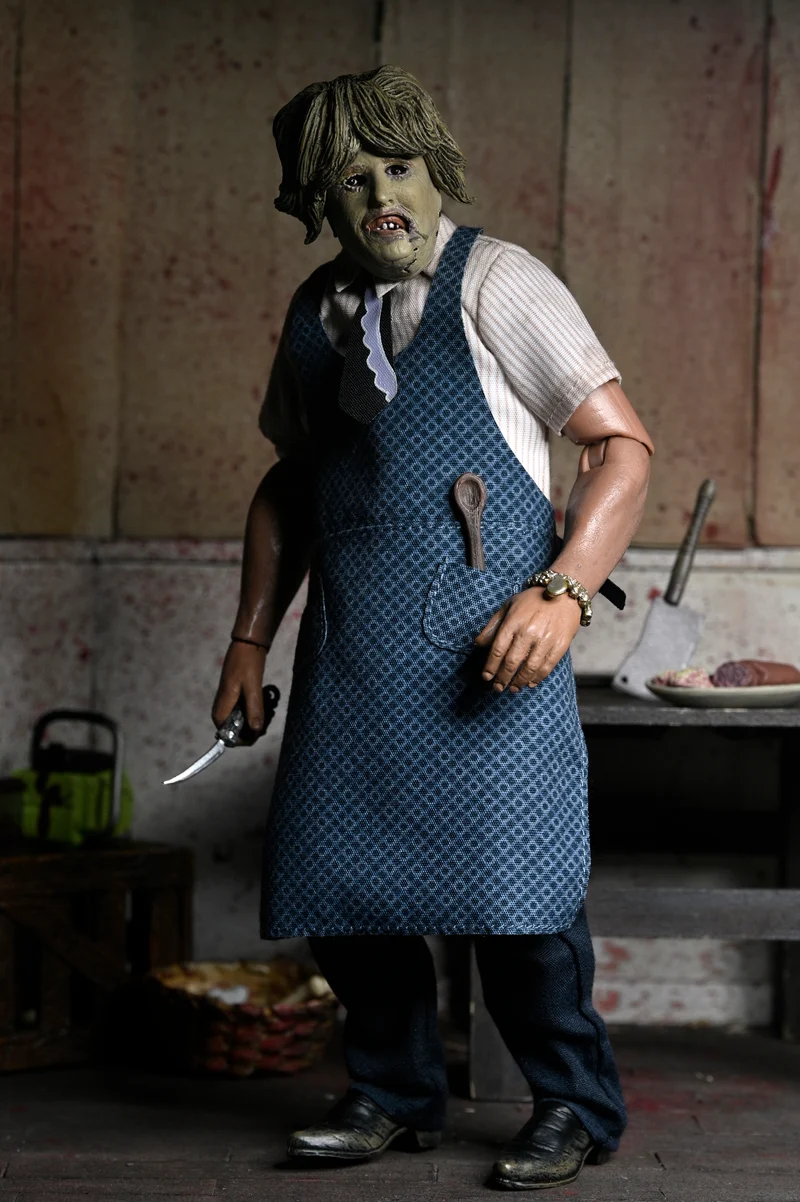 NECA Figura de Accion Vestida: La masacre de Texas - Leatherface con mascara de anciana 8 Pulgadas