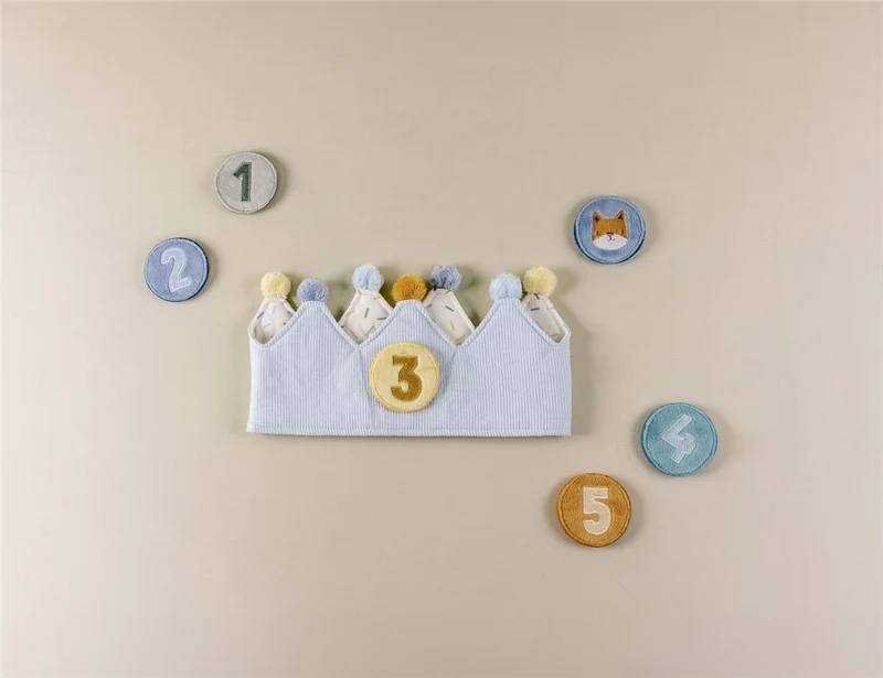 Corona de cumpleaños con números azul · Little Dutch