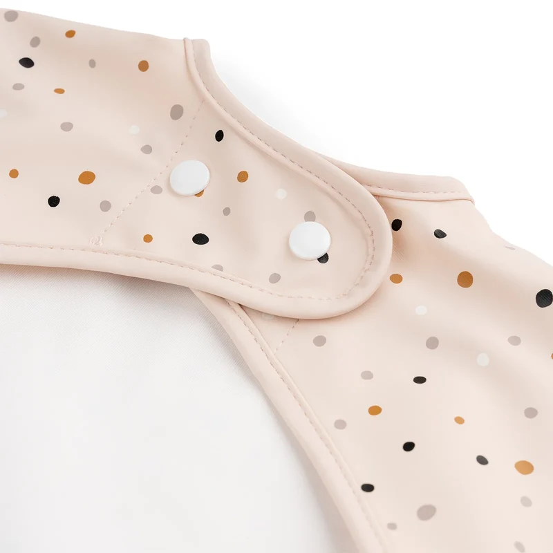 Babero con Mangas Happy Dots Powder · Done by Deer