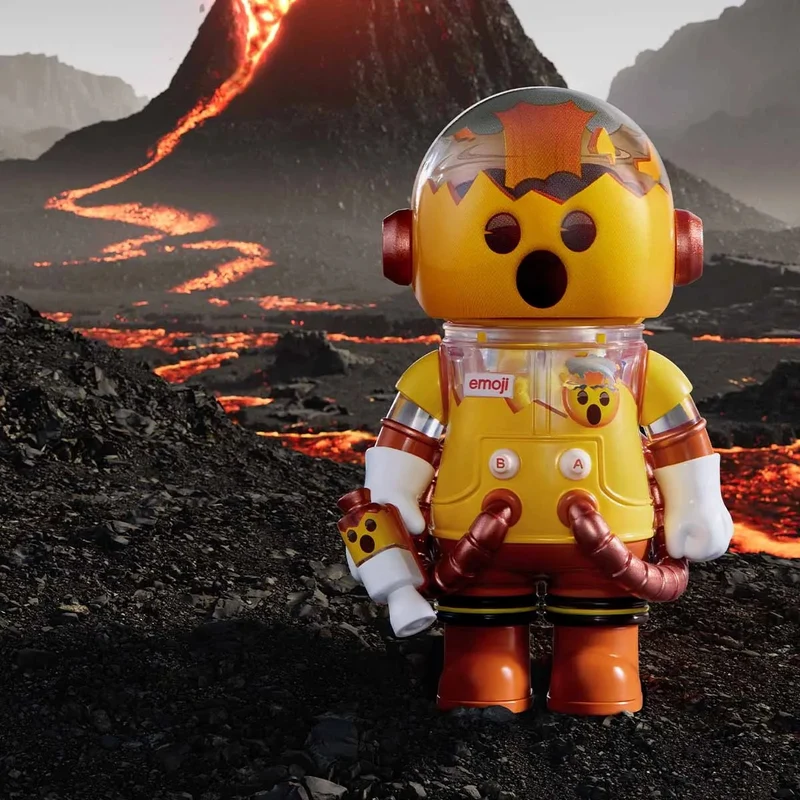 POP MART: MEGA SPACE MOLLY 100% x emoji？ - Series