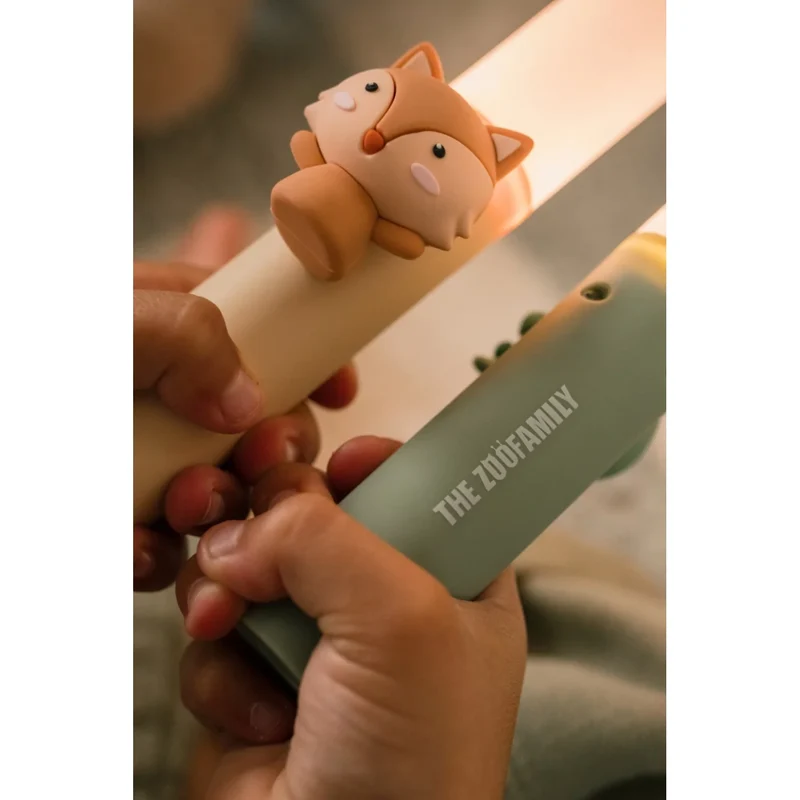 Lámpara Linterna portátil Zoolight · Zoofamily