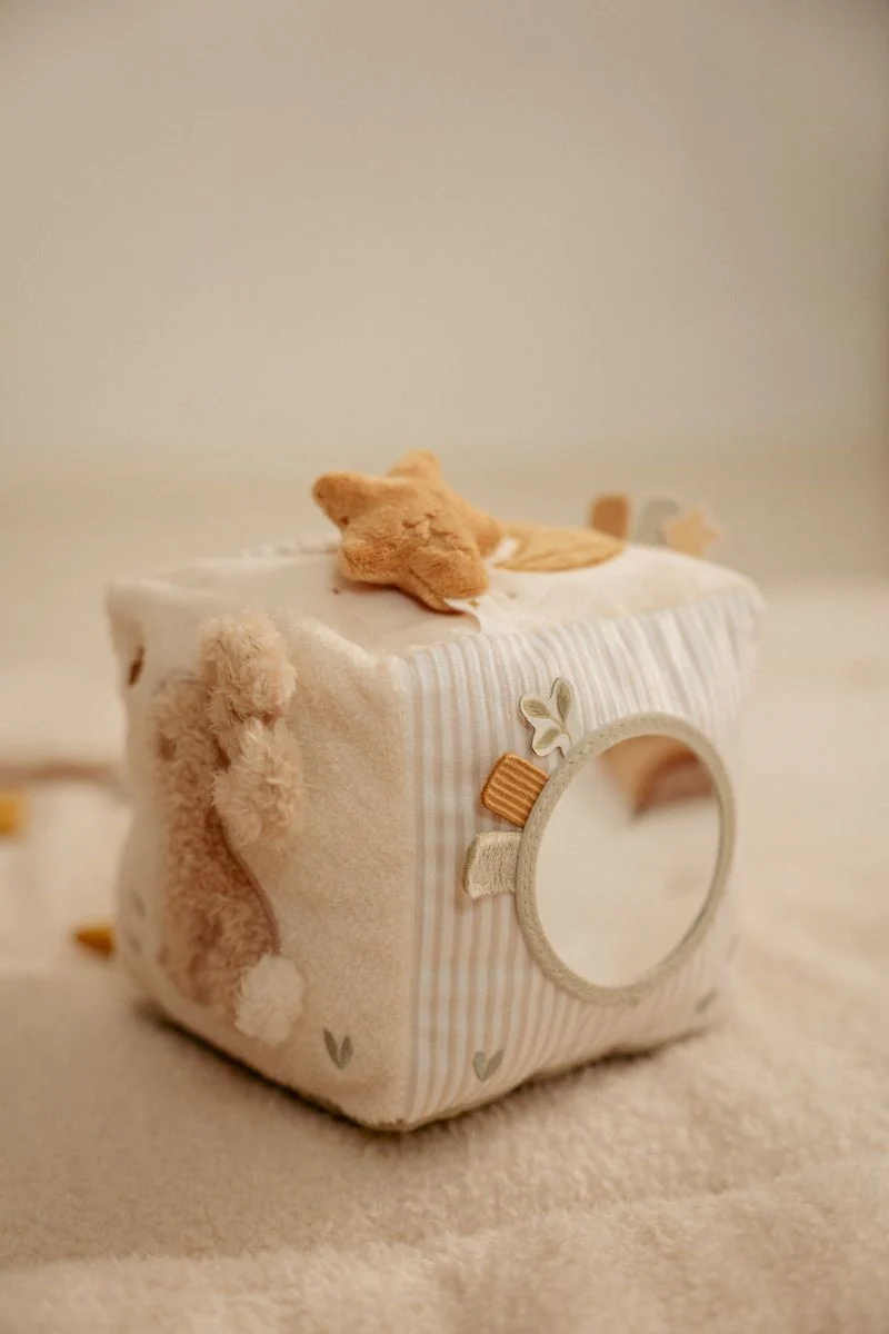 Cubo Blandito de Actividades Newborn Natural · Little Dutch