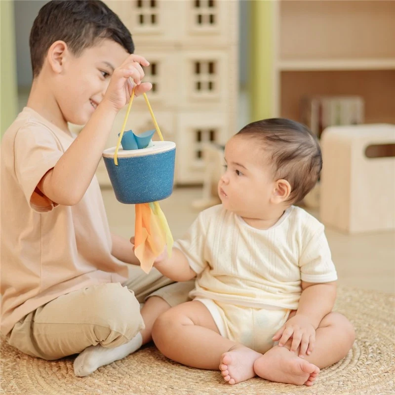 Cubo encaja pañuelos Montessori · Plantoys