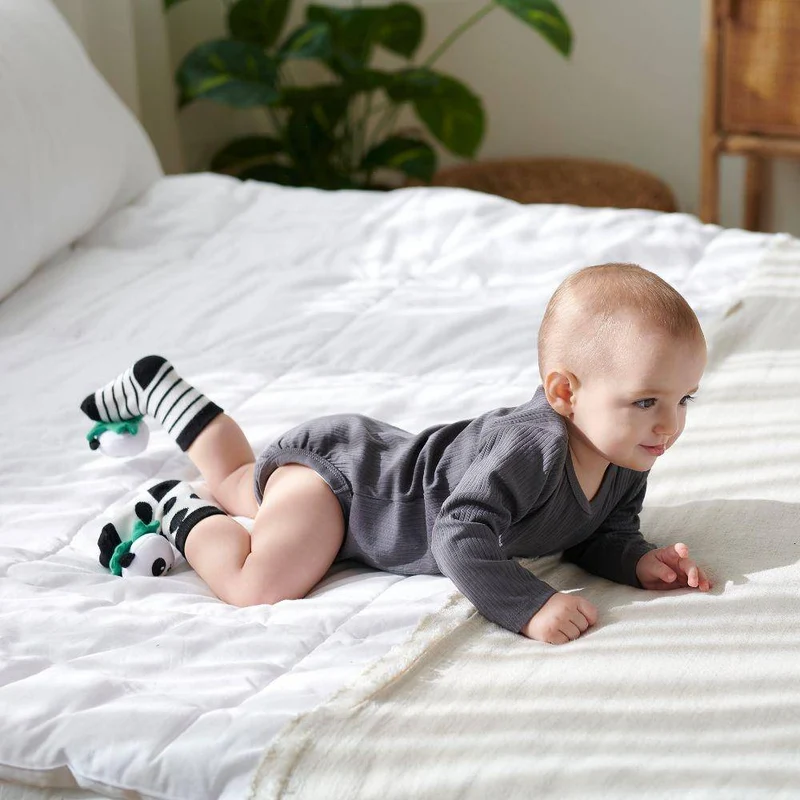 Attipas Stimulation Socks Panda