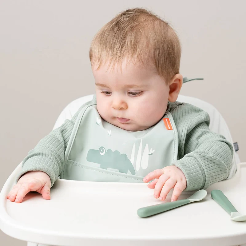 Pack de 2 baberos mini con bolsillo Croco Green · Done by Deer