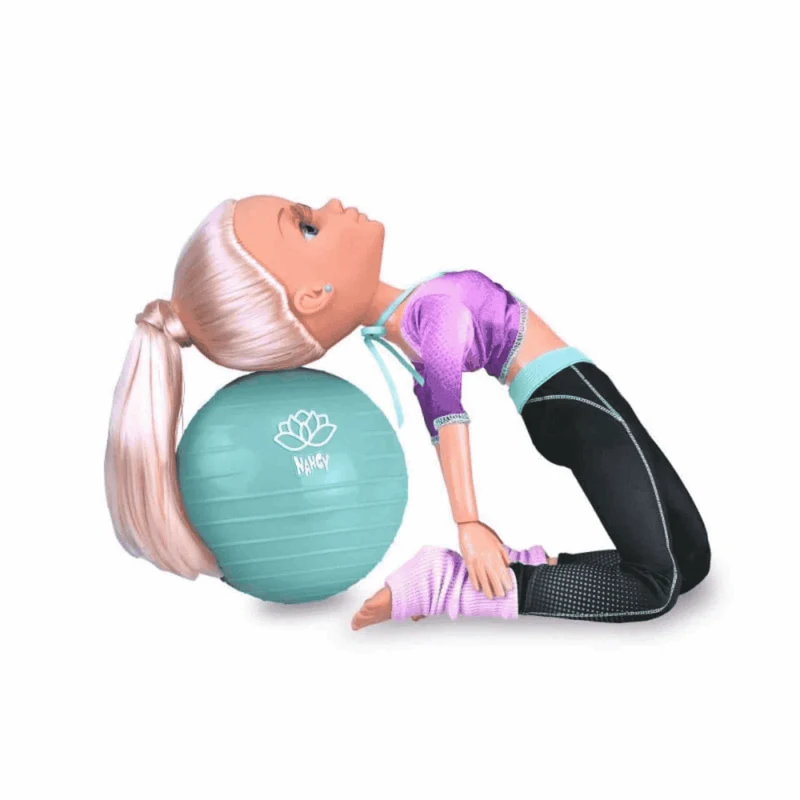 Nancy Yoga Class - La muñeca Nancy más flexible para practicar yoga