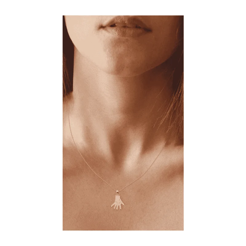 Collar Mano-Cosa Miércoles Addams - Diseño Exclusivo