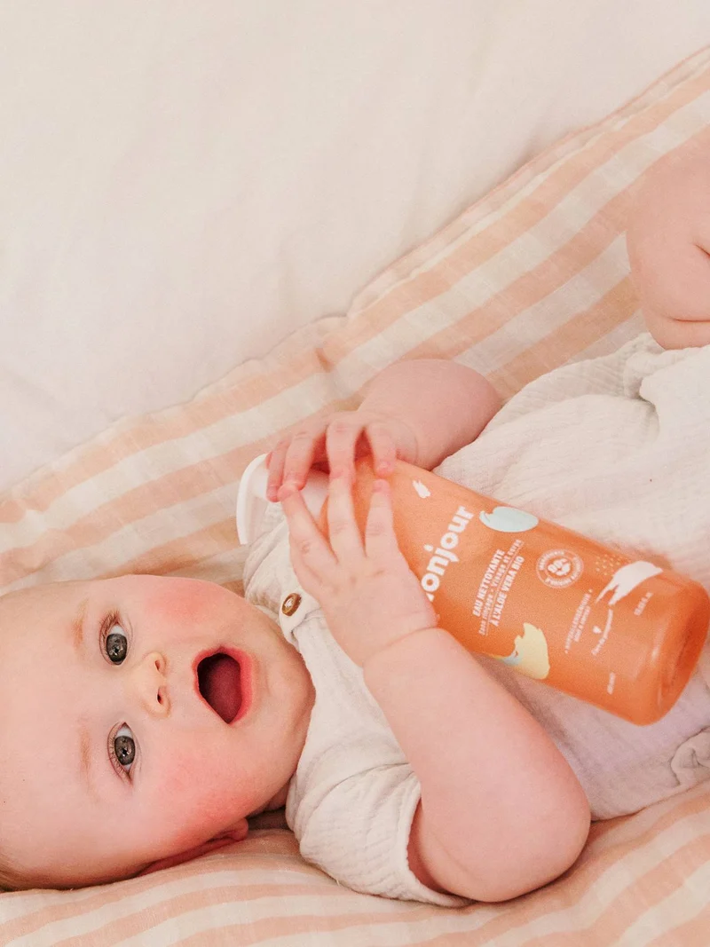 Agua limpiadora cara y cuerpo Monjour 400ml