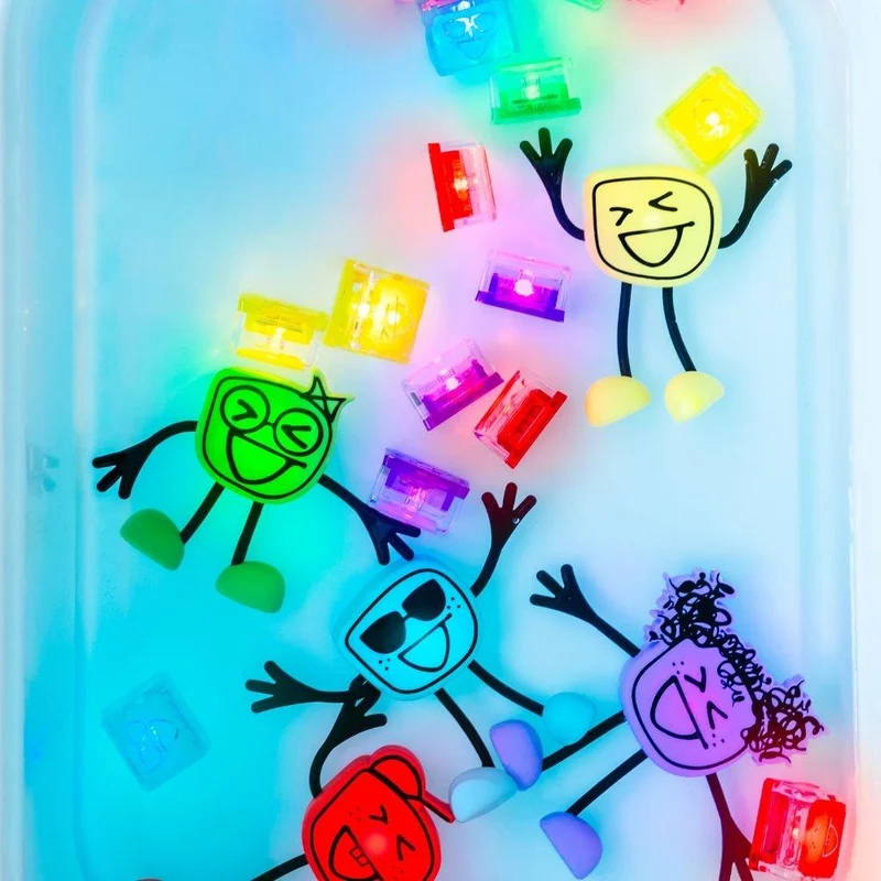 GloPals Set Personaje + 2 Cubos luz SAMMY Rojo