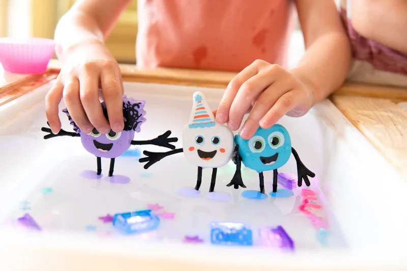 GloPals Set Personaje + 2 Cubos luz BLAIR Azul