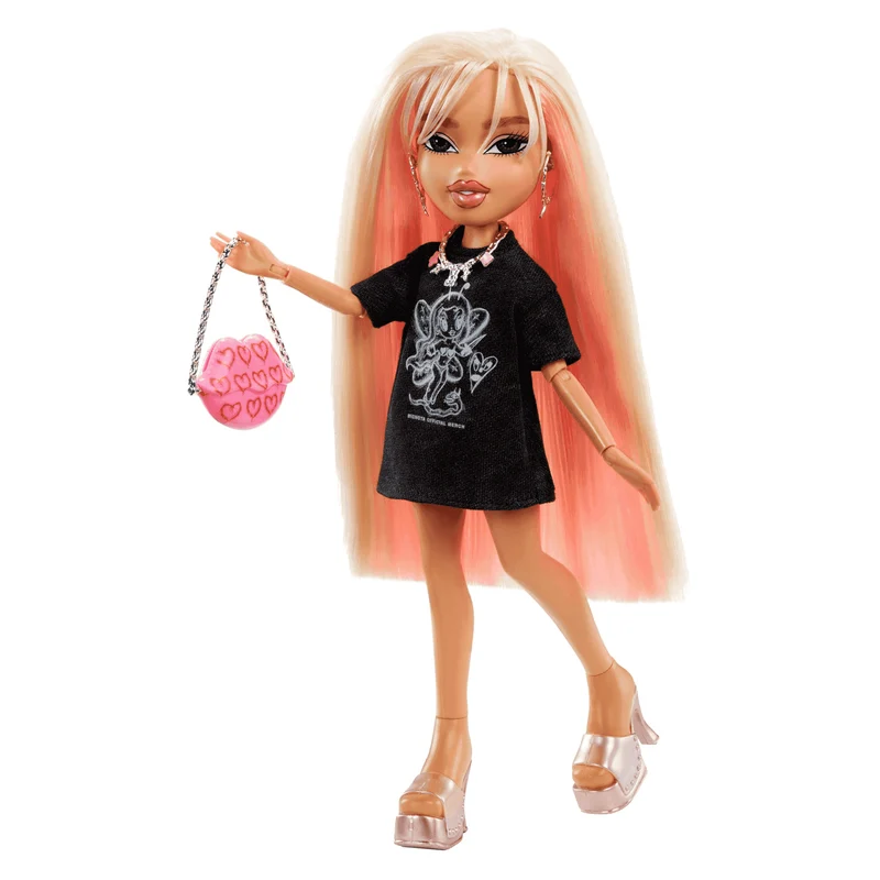 Bratz x Karol G Collector Doll con 3 looks y accesorios