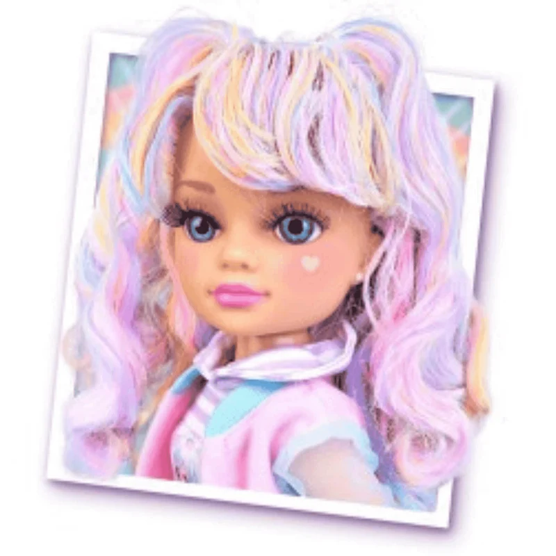 Muñeca Nancy Charms con Estilo
