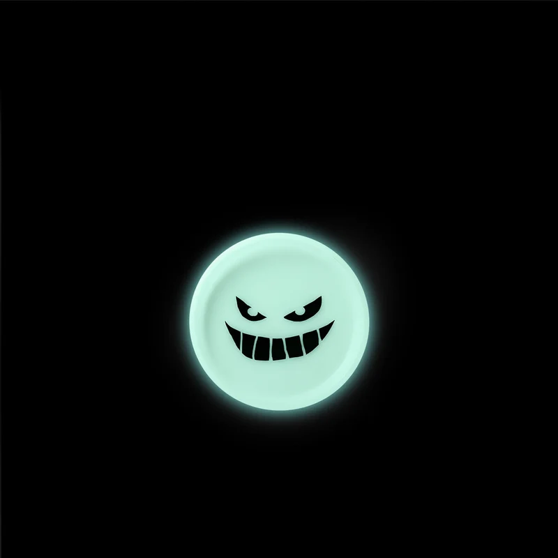 Glow-in-the-dark plates. 4 pcs