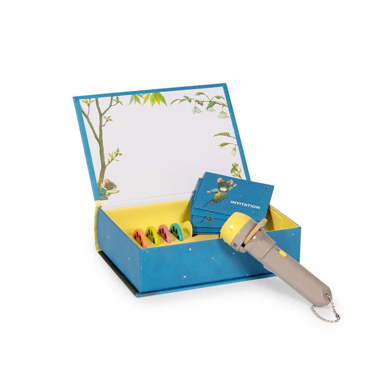 Libro linterna proyector Familia de Ratoncitos · Moulin Roty