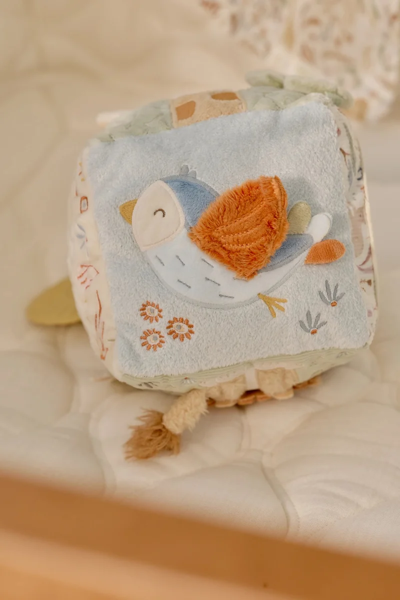 Cubo Blandito de Actividades Safari Friends · Little Dutch