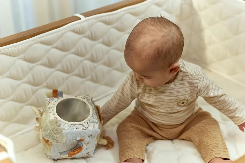 Cubo Blandito de Actividades Safari Friends · Little Dutch