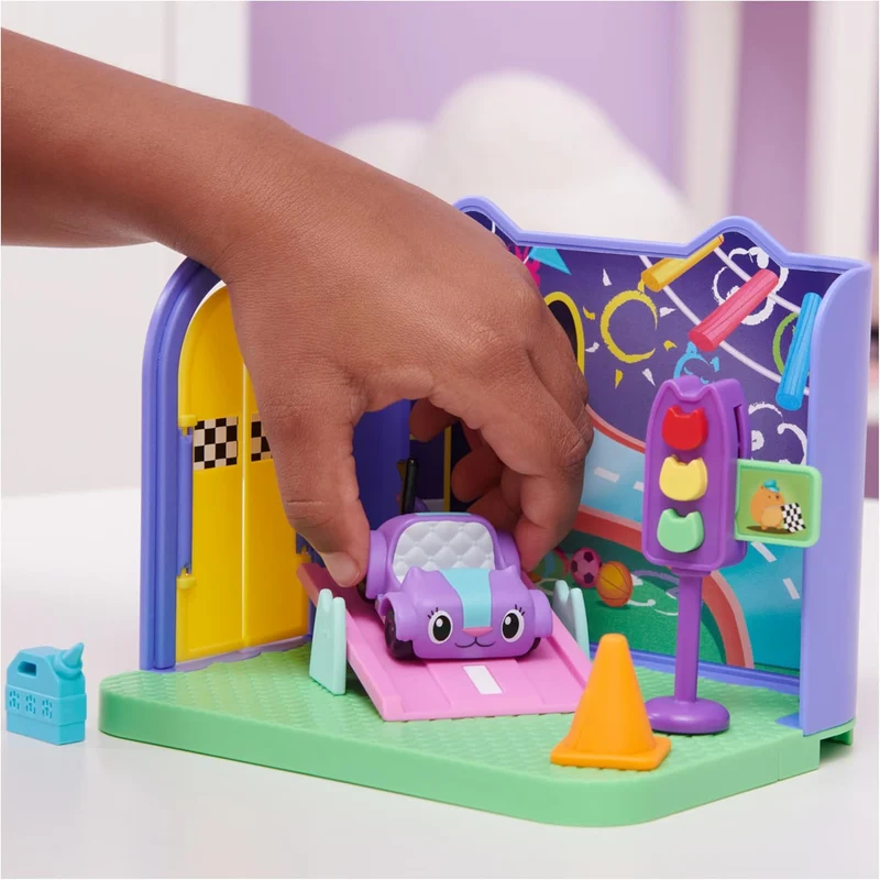 Sala de Juegos de Carlita - La Casa de Muñecas de Gabby