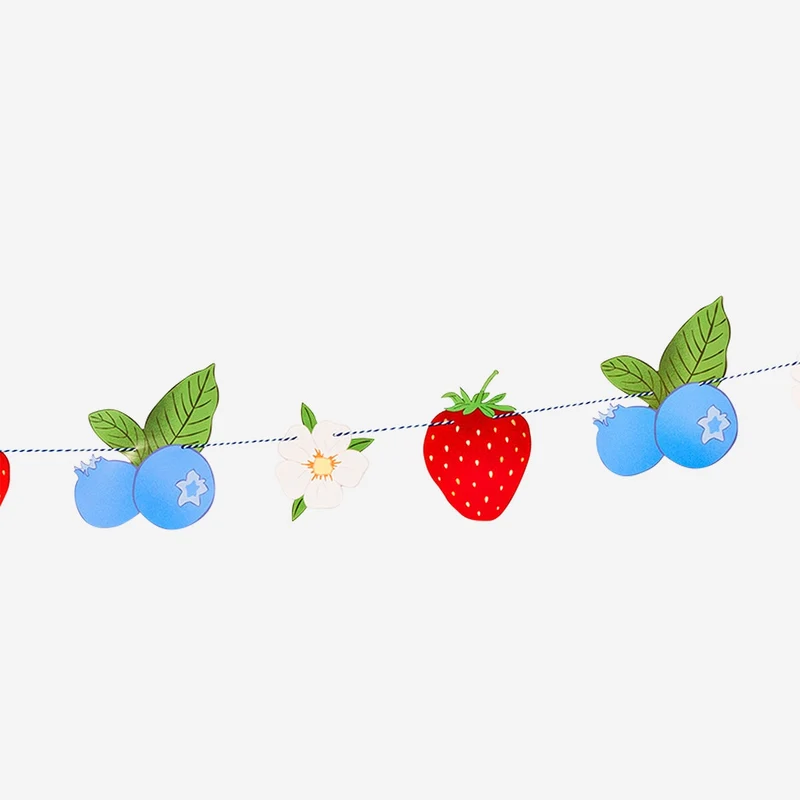 Strawberry paper garland - 300 cm