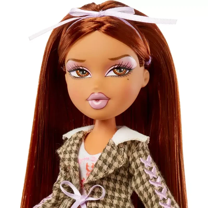 Bratz Stylin´ Yasmin Fashion Doll con camiseta personalizable