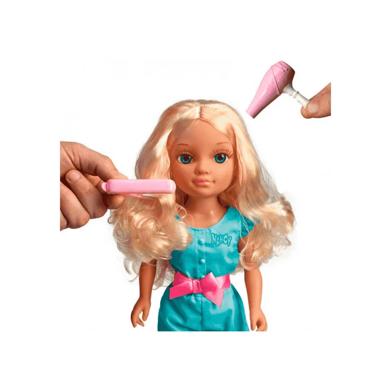 Nancy Un Día en la Peluquería