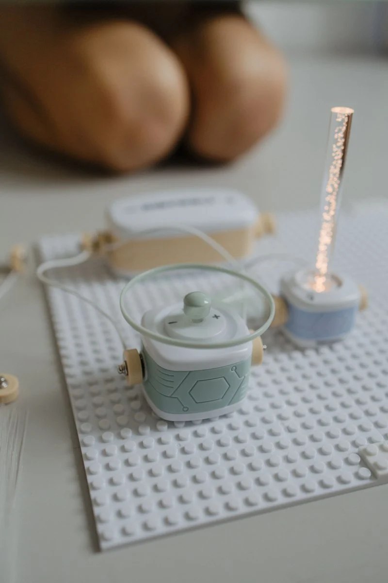 Mi primer Kit eléctrico avanzado 18 piezas · Kidywolf