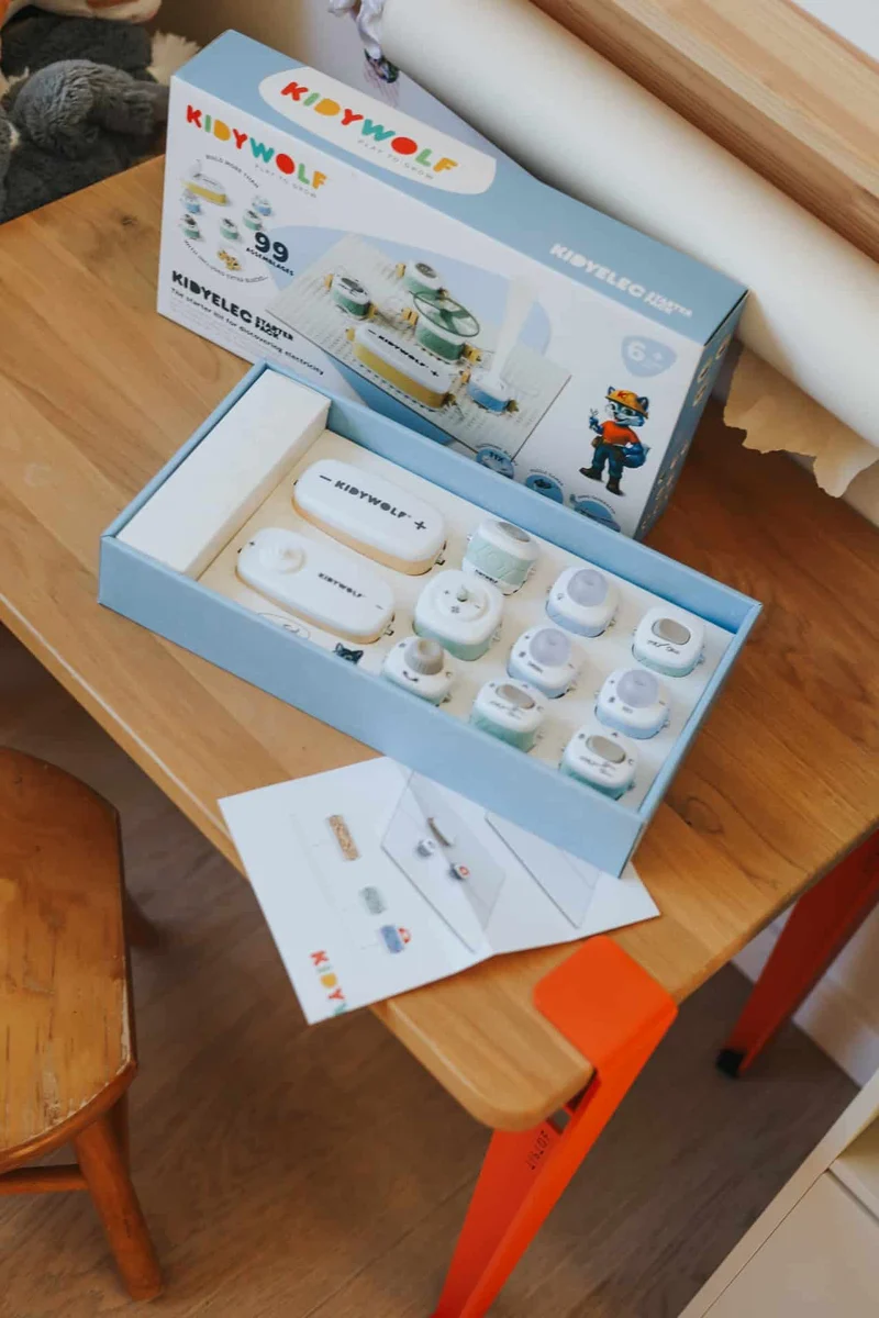 Mi primer Kit eléctrico iniciación 11 piezas · Kidywolf