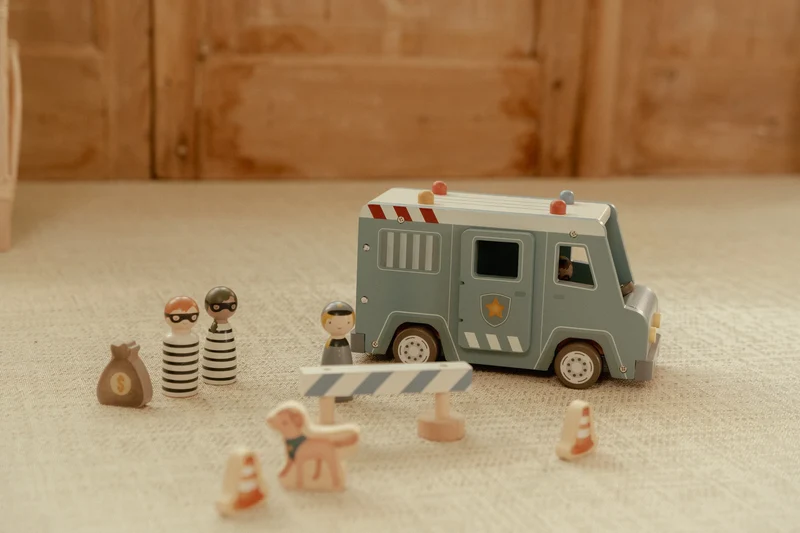 Furgón Policial FSC · Little Dutch