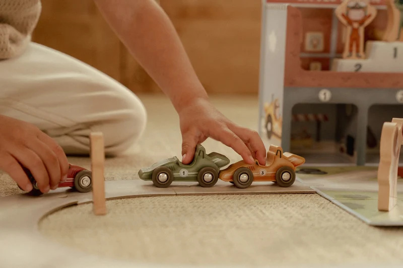 Caja de juego con Pista de Carreras · Little Dutch
