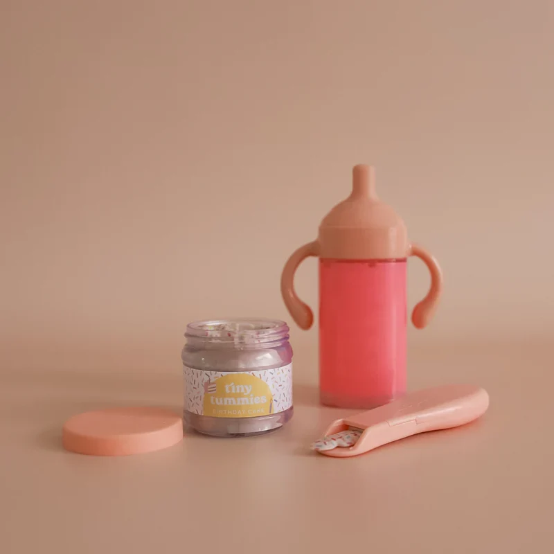Pack cumpleaños Biberón Mágico y Potito con cuchara para muñecos · Tiny Harlow