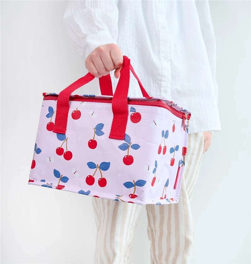 Bolsa Almuerzo Térmica (varios modelos) · A Little Lovely Company