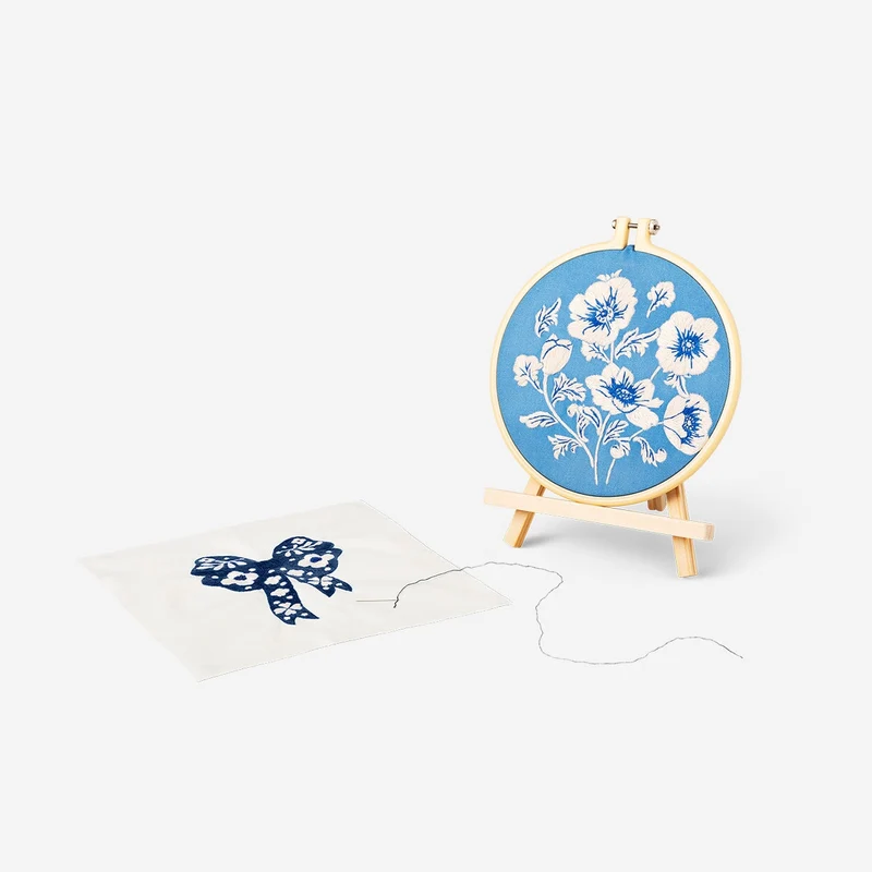 Embroidery kit with stand