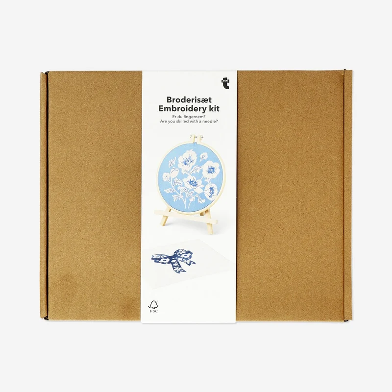 Embroidery kit with stand