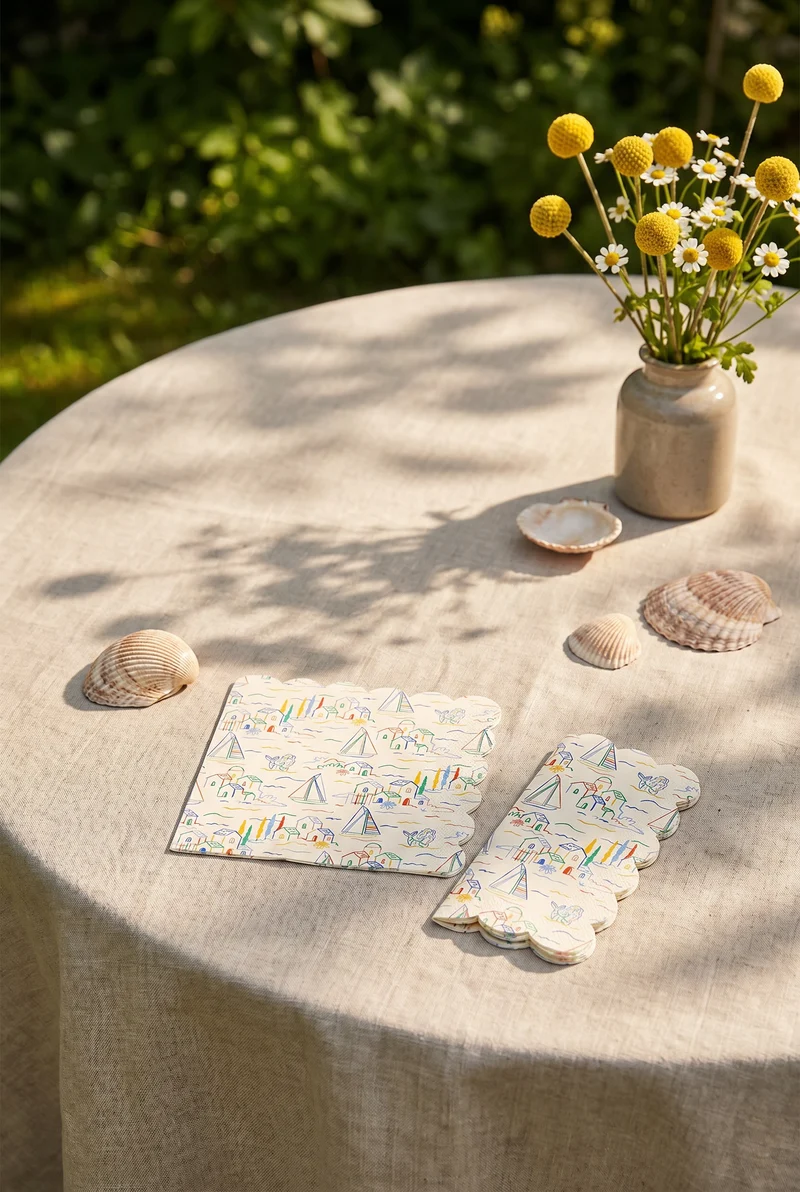 Napkins with scalloped edge and summerhouse print - 16 pcs