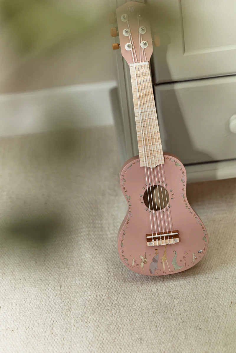 Guitarra de madera rosa FSC Safari Friends · Little Dutch