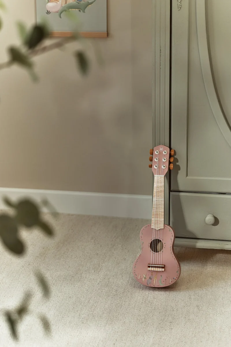 Guitarra de madera rosa FSC Safari Friends · Little Dutch