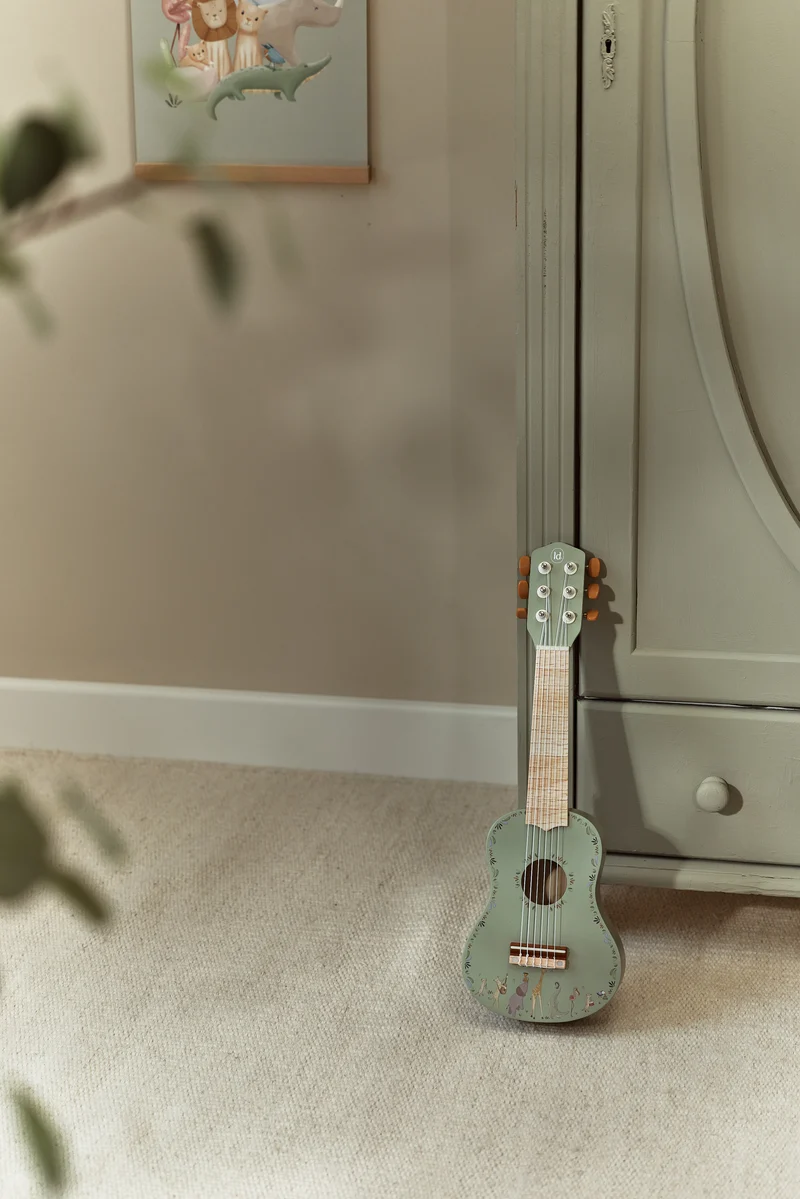Guitarra de madera verde FSC Safari Friends · Little Dutch