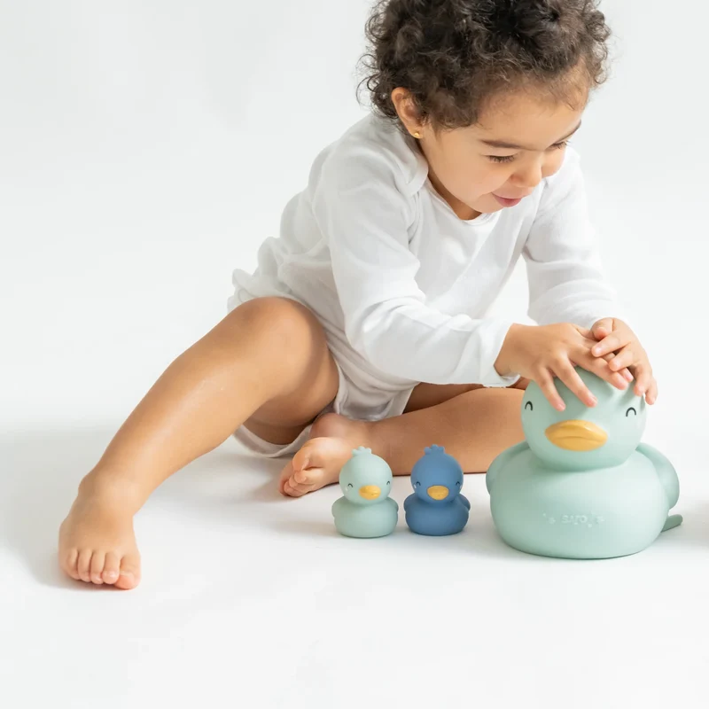 Set de juguetes de baño Little Ducks · Saro