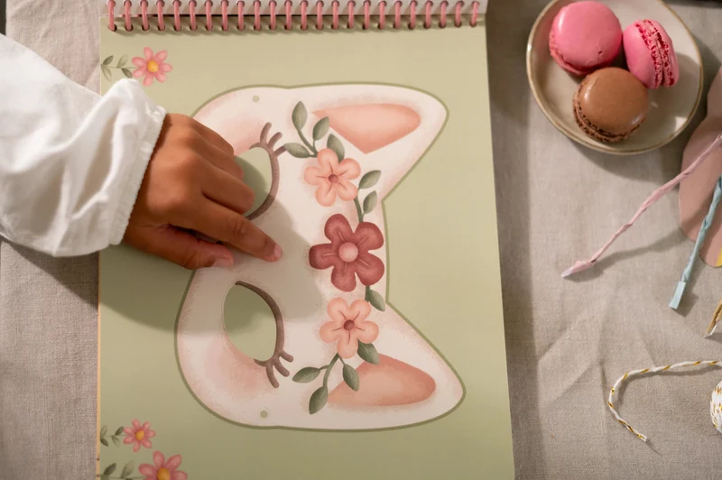 Libro de recortar y pintar máscaras · Little Dutch