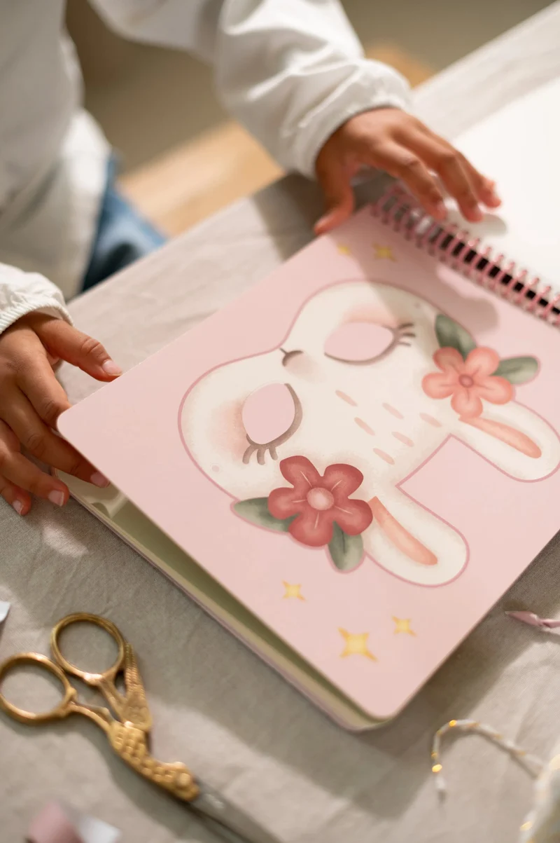 Libro de recortar y pintar máscaras · Little Dutch