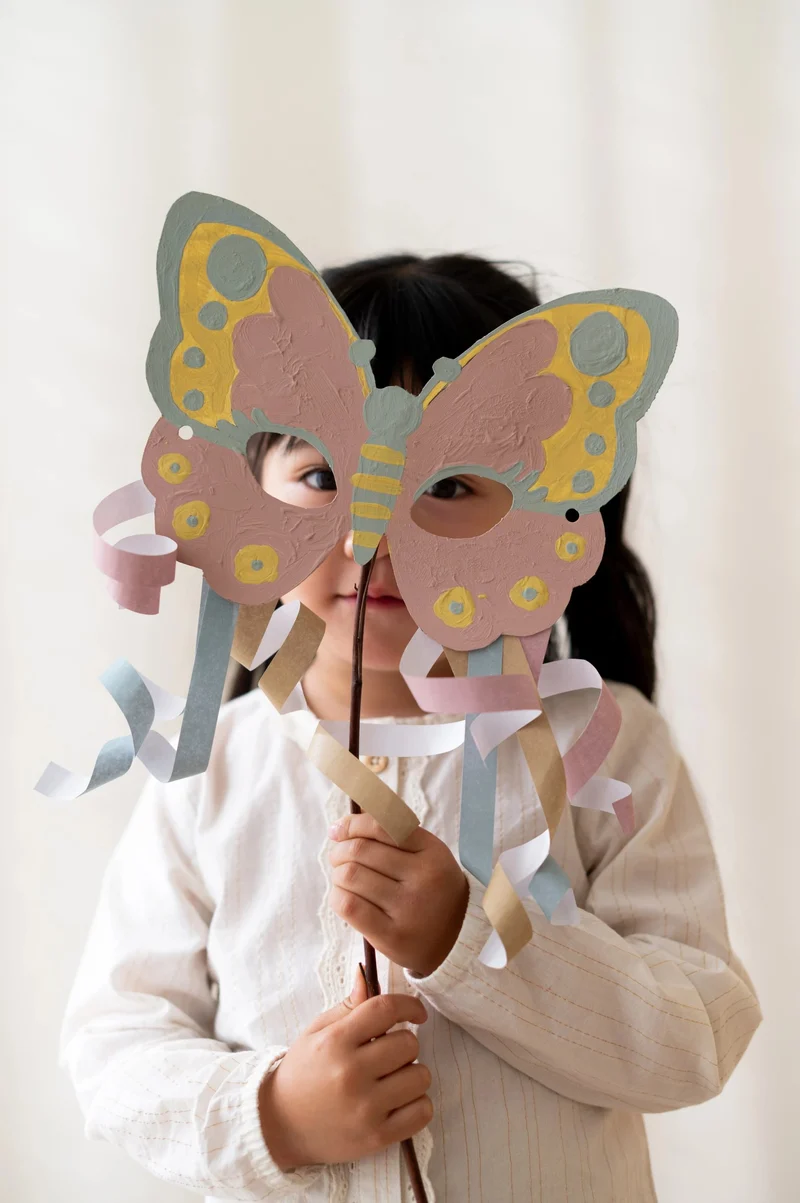 Libro de recortar y pintar máscaras · Little Dutch