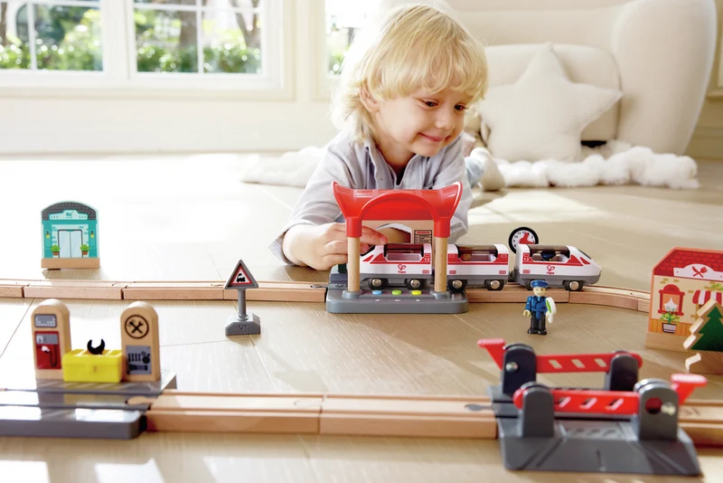 Estación de tren grabar y jugar · Hape