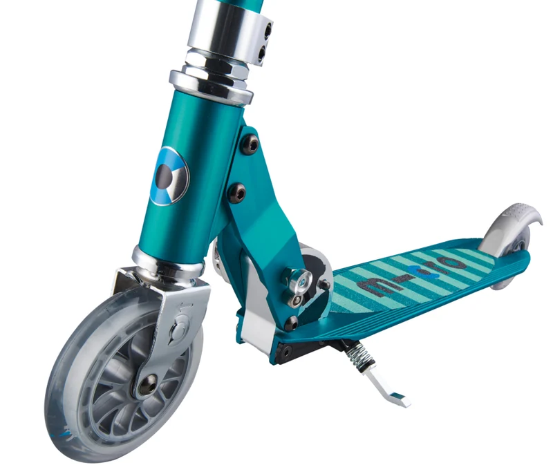 Patinete Sprite LED · Aqua Stripe