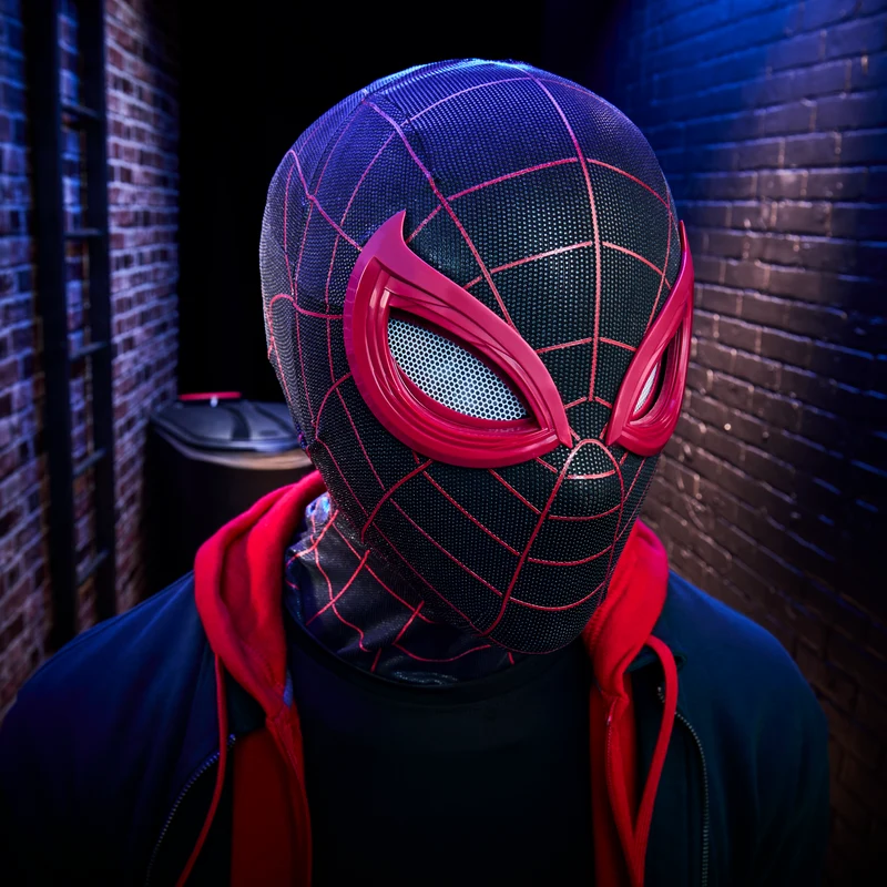 Marvel Legends Series: Spider-Man 2 Game - Miles Morales Mascara Electronica Premium