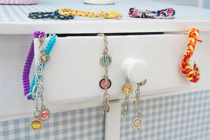 Taller de Pulseras Brillantes de la Amistad · 4M