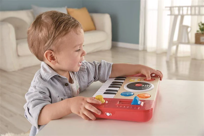 Estudio DJ de mezcla y pinchadiscos · Hape