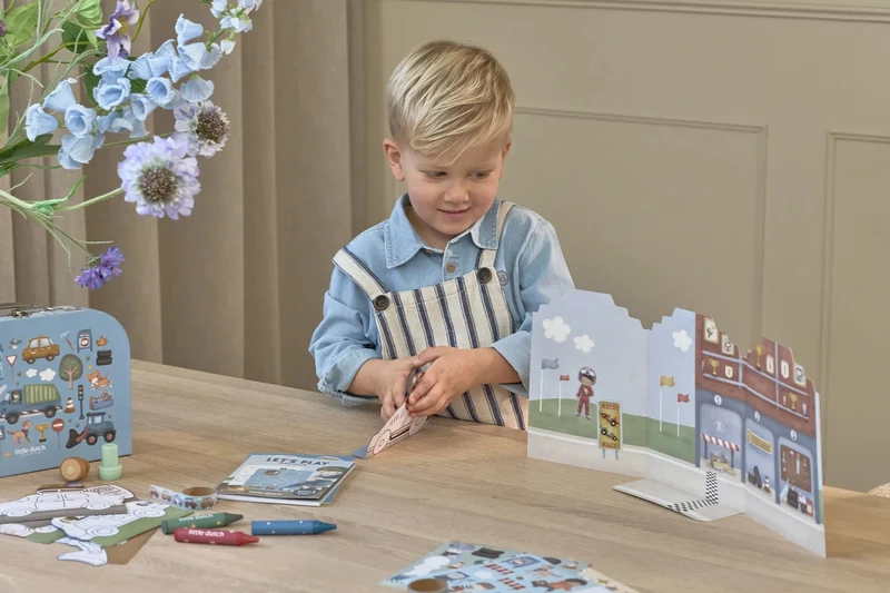 Maleta de creatividad Jim Vehículos · Little Dutch